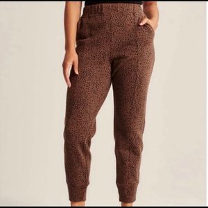 NWT Abercrombie & Fitch Soft Leopard Print Joggers